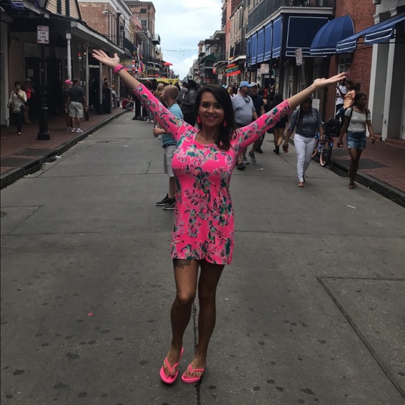 Lilly Pulitzer - Picture 2 of 3